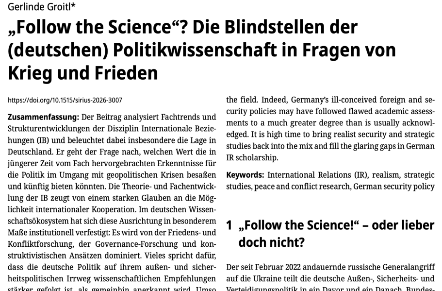 Grafik mit camouflagefarbenem Hintergrund und Mikrofon-Icon, Titel: Folge 4 mit Prof. Dr. P. Sensburg.